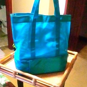 The perfect beach bag! Bag on top, cooler on bottom. ALL IN ONE!